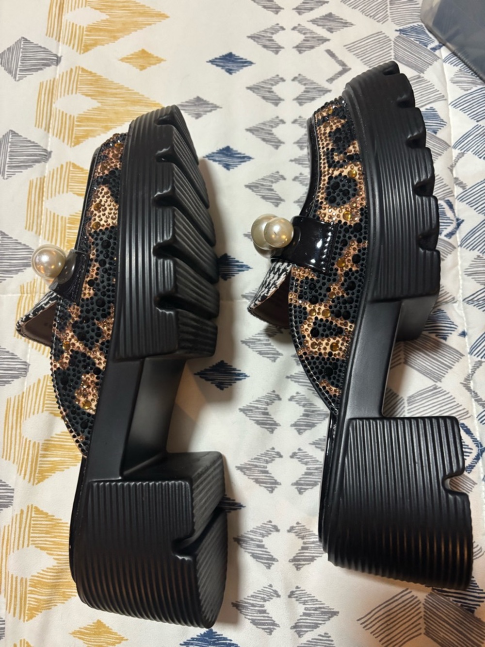 Betsey Johnson Black & White Houndstooth Pearl-Trim Mules. Haizel. - Picture 2 of 5